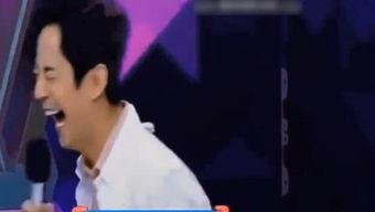 娱乐吃瓜酱男生拍照